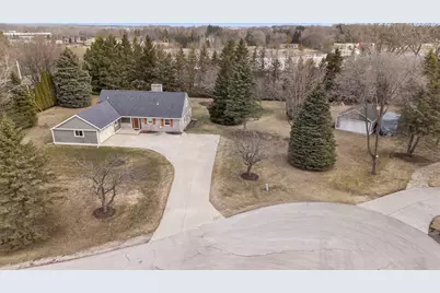 2658  Northwoods Ln, Port Washington, WI 53074 - Photo 5