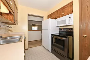 8374 S Tuckaway Shores Dr, Franklin, WI 53132 - Photo 13