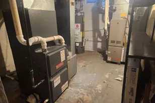 2575 S 76th St, West Allis, WI 53219 - Photo 15