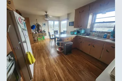 2575 S 76th St, West Allis, WI 53219 - Photo 11