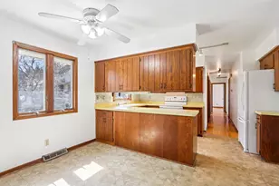 18215 Parish Dr, Brookfield, WI 53045 - Photo 11