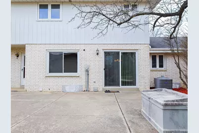 3340 S Russel Rd, New Berlin, WI 53151 - Photo 31