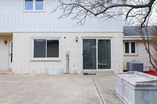 3340 S Russel Rd, New Berlin, WI 53151 - Photo 31