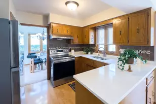 3340 S Russel Rd, New Berlin, WI 53151 - Photo 9