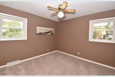 10570  Pallottine Dr, Greenfield, WI 53228 - Photo 33