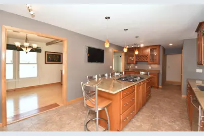 10570  Pallottine Dr, Greenfield, WI 53228 - Photo 17