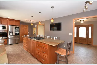 10570  Pallottine Dr, Greenfield, WI 53228 - Photo 25