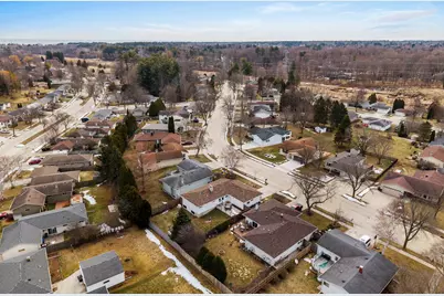 1736  Knoll Crest Dr, Sheboygan, WI 53081 - Photo 37