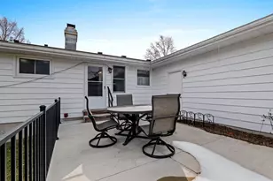 1736 Knoll Crest Dr, Sheboygan, WI 53081 - Photo 31