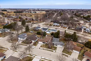 1736 Knoll Crest Dr, Sheboygan, WI 53081 - Photo 35