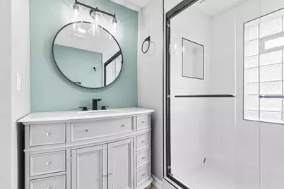 4842 S 26th St, Milwaukee, WI 53221 - Photo 9