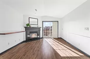 N17W26887 E Fieldhack Dr, Pewaukee, WI 53072 - Photo 7