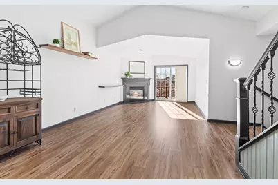 N17W26887 E Fieldhack Dr #H, Pewaukee, WI 53072 - Photo 5