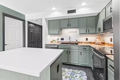 N17W26887 E Fieldhack Dr #H, Pewaukee, WI 53072 - Photo 11