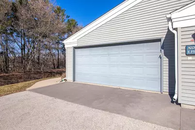 N17W26887 E Fieldhack Dr #H, Pewaukee, WI 53072 - Photo 35