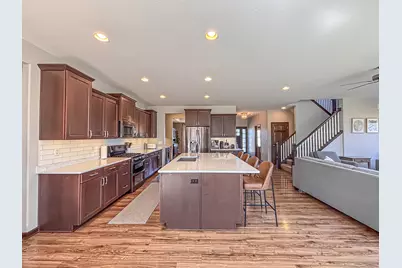 W275N358  Arrowhead Trl, Pewaukee, WI 53188 - Photo 11