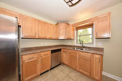 5669 S 24th St, Milwaukee, WI 53221 - Photo 9