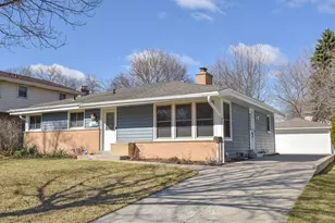 5669 S 24th St, Milwaukee, WI 53221 - Photo 29