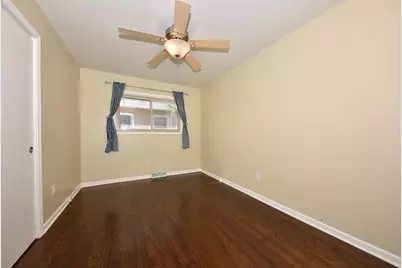 5669 S 24th St, Milwaukee, WI 53221 - Photo 15
