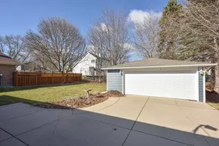 5669 S 24th St, Milwaukee, WI 53221 - Photo 31