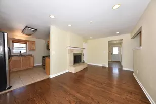 5669 S 24th St, Milwaukee, WI 53221 - Photo 7