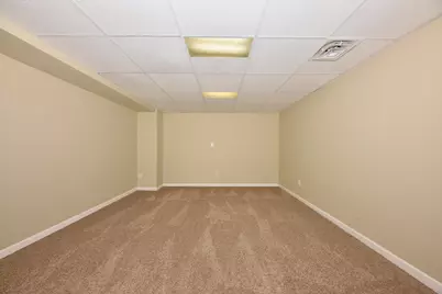 5669 S 24th St, Milwaukee, WI 53221 - Photo 25