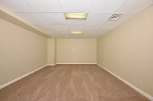 5669 S 24th St, Milwaukee, WI 53221 - Photo 25