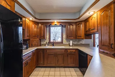 1206  Greenridge Dr, Onalaska, WI 54650 - Photo 9