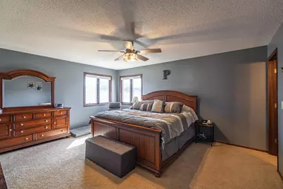 1206  Greenridge Dr, Onalaska, WI 54650 - Photo 13