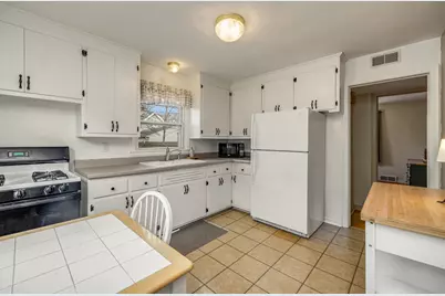 4959 N Berkeley Blvd, Whitefish Bay, WI 53217 - Photo 5