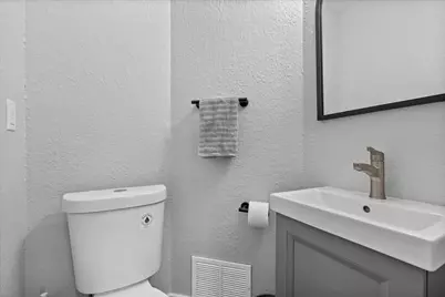 1201  15th Ave, South Milwaukee, WI 53172 - Photo 13