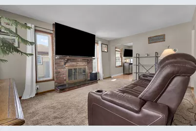 5320  52nd Ave, Kenosha, WI 53144 - Photo 5