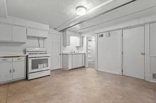 2053 S 25th St, Milwaukee, WI 53204 - Photo 29