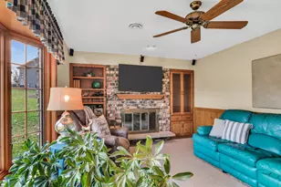 N17W27387 Lakefield Dr, Pewaukee, WI 53072 - Photo 5