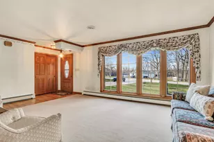 N17W27387 Lakefield Dr, Pewaukee, WI 53072 - Photo 9