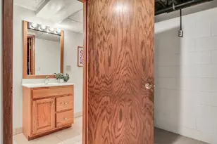 N17W27387 Lakefield Dr, Pewaukee, WI 53072 - Photo 29