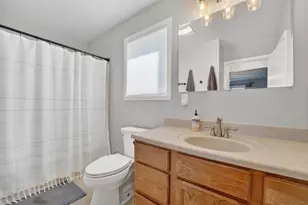 W199N17111 Ridgeway Dr, Jackson, WI 53037 - Photo 11