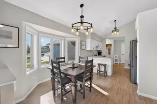 W199N17111 Ridgeway Dr, Jackson, WI 53037 - Photo 5