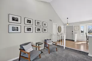 W199N17111 Ridgeway Dr, Jackson, WI 53037 - Photo 7