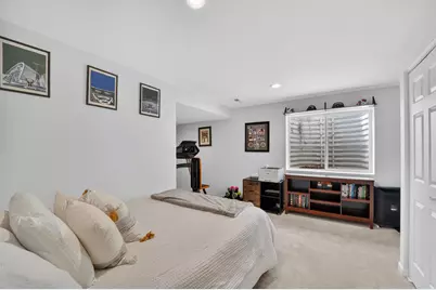 W199N17111  Ridgeway Dr, Jackson, WI 53037 - Photo 19