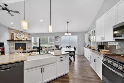 8495  Ridgeway Ct, Pleasant Prairie, WI 53158 - Photo 7