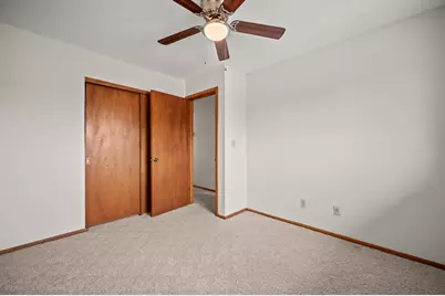 9806 W Morgan Ave, Milwaukee, WI 53228 - Photo 17