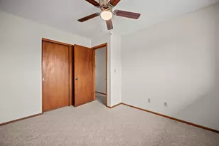 9806 W Morgan Ave, Milwaukee, WI 53228 - Photo 17