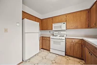 9806 W Morgan Ave, Milwaukee, WI 53228 - Photo 7