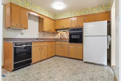 5222  Mead Rd, Greendale, WI 53129 - Photo 5