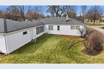 5222  Mead Rd, Greendale, WI 53129 - Photo 21