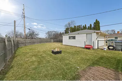 9826 W Menomonee Park Ct, Milwaukee, WI 53225 - Photo 33