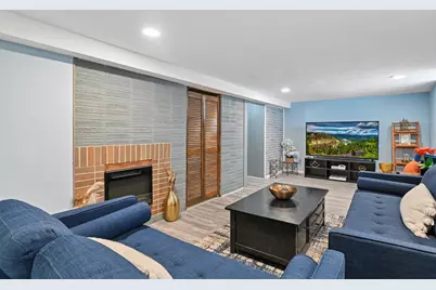 9826 W Menomonee Park Ct, Milwaukee, WI 53225 - Photo 27