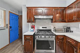 9826 W Menomonee Park Ct, Milwaukee, WI 53225 - Photo 13