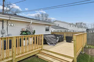 9826 W Menomonee Park Ct, Milwaukee, WI 53225 - Photo 35